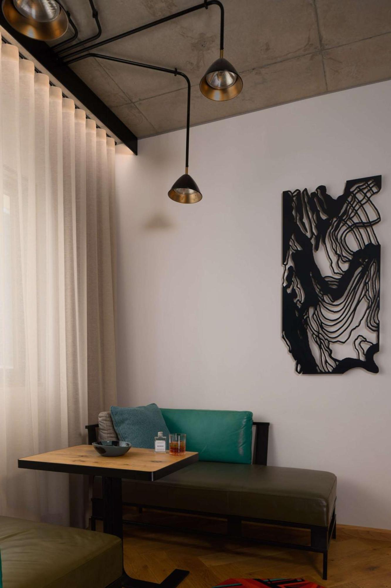 Qt Melbourne Hotel Bagian luar foto A wall sculpture by the artist
