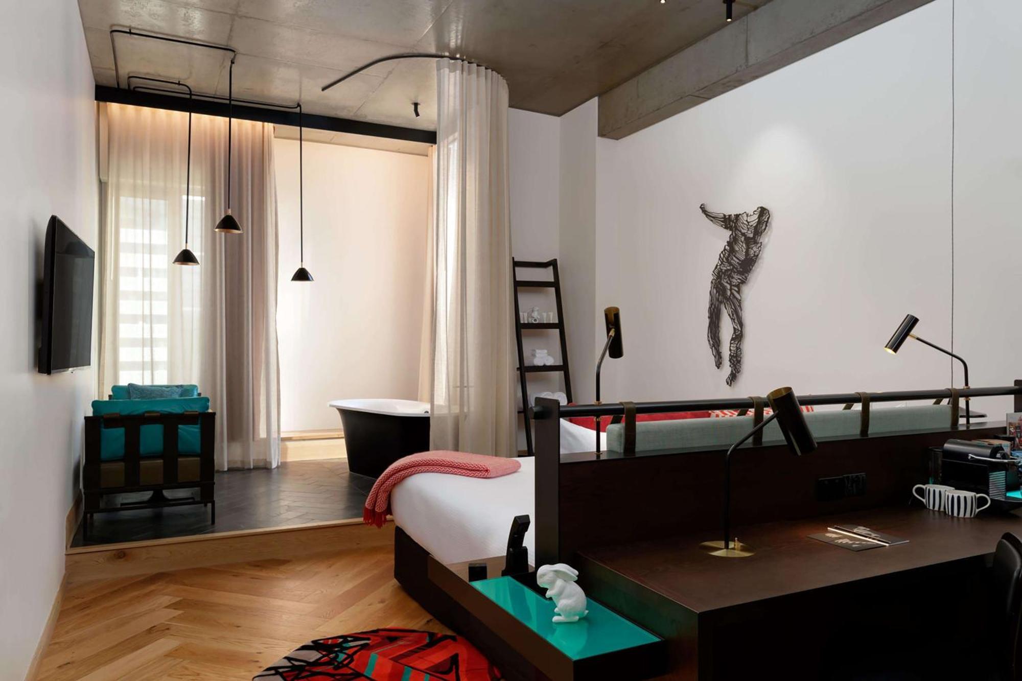 Qt Melbourne Hotel Bagian luar foto Deluxe room